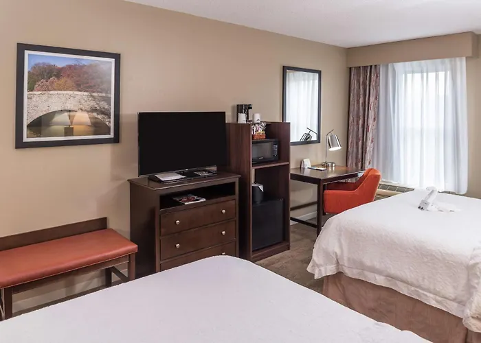 Hampton Inn & Suites Charlotte Arrowood Rd